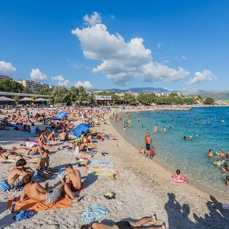 Luxury With Free Parking&terrace Apartment Split
