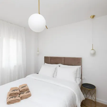 Luxury With Free Parking&terrace Apartment Split